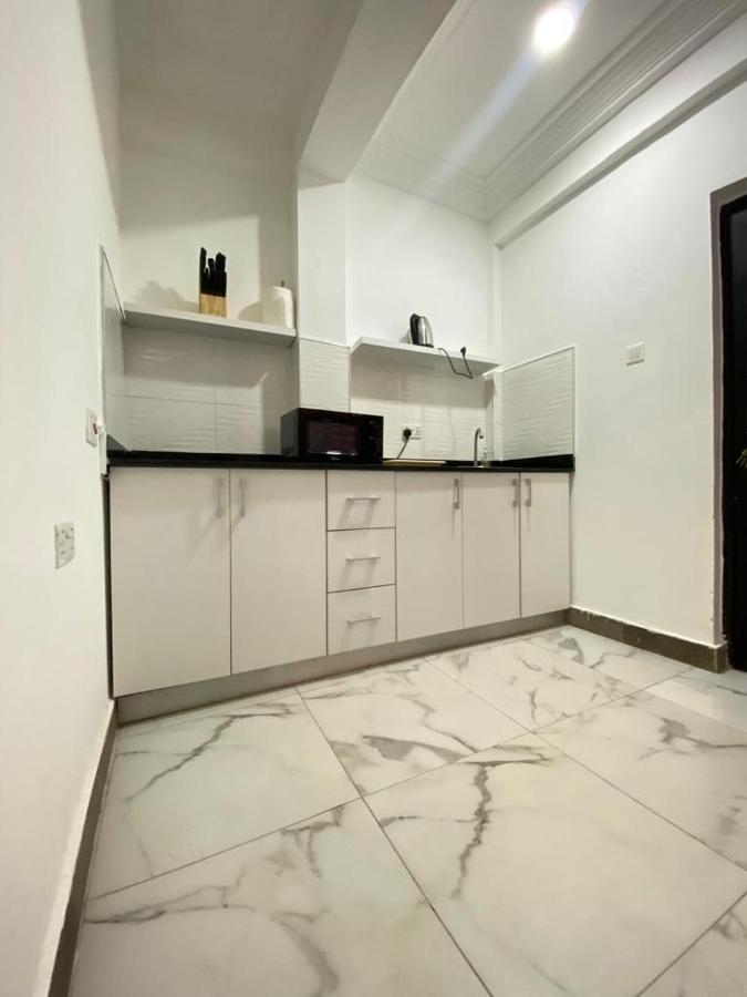 Milton Avenue Suites Аккра Экстерьер фото