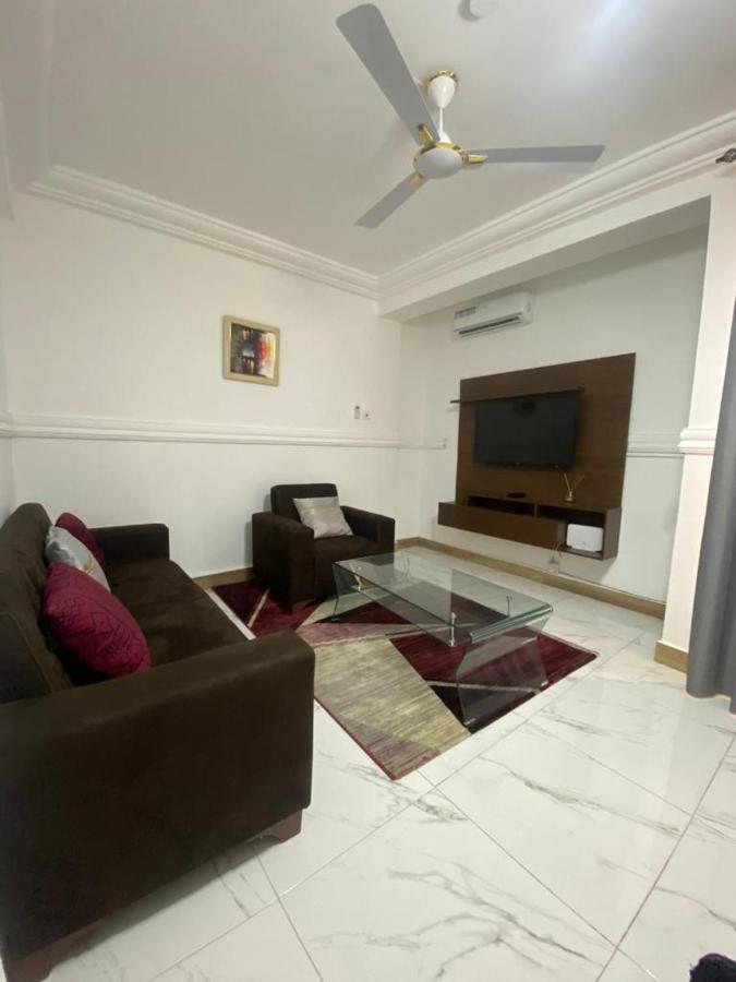 Milton Avenue Suites Аккра Экстерьер фото