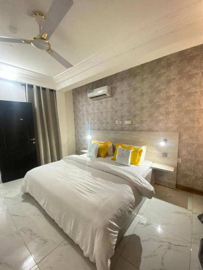 Milton Avenue Suites Аккра Экстерьер фото